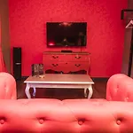 V E R O N E - & - - Rocourt Hotel Liège