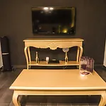 Hotel V E R O N E - & - - Rocourt 2*
