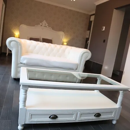 فندق V E R O N E - & - - Rocourt