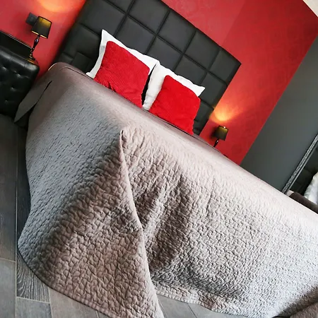 V E R O N E - & - - Rocourt Hotel