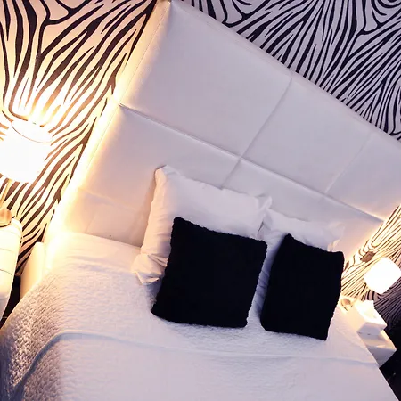 V E R O N E - & - - Rocourt Hotel