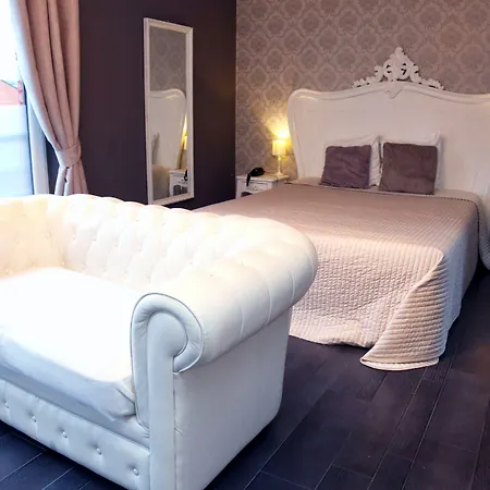 V E R O N E - & - - Rocourt 2*