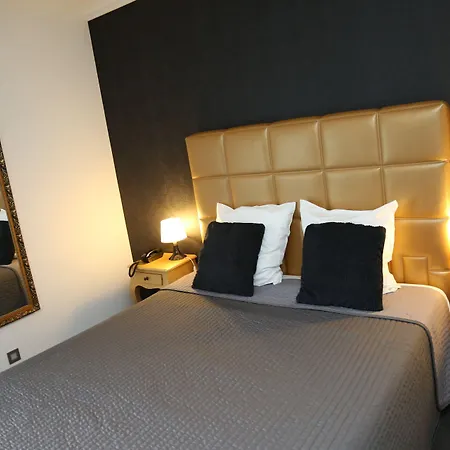 V E R O N E - & - - Rocourt 2* Luik