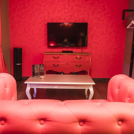 V E R O N E - & - - Rocourt Hotel Luik