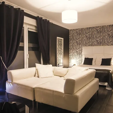 V E R O N E - & - - Rocourt 2*