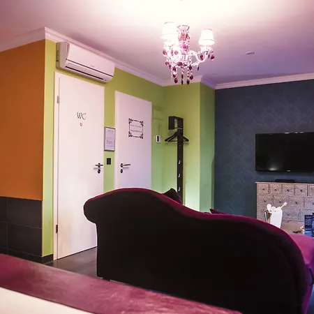 V E R O N E - & - - Rocourt 2* لييج