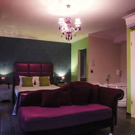 V E R O N E - & - - Rocourt 2*