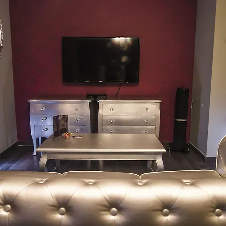 V E R O N E - & - - Rocourt فندق 2*