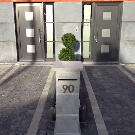 V E R O N E - & - - Rocourt فندق لييج