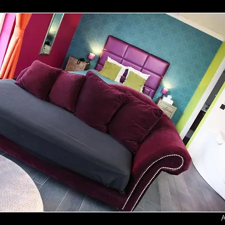 V E R O N E - & - - Rocourt Hotel Luik