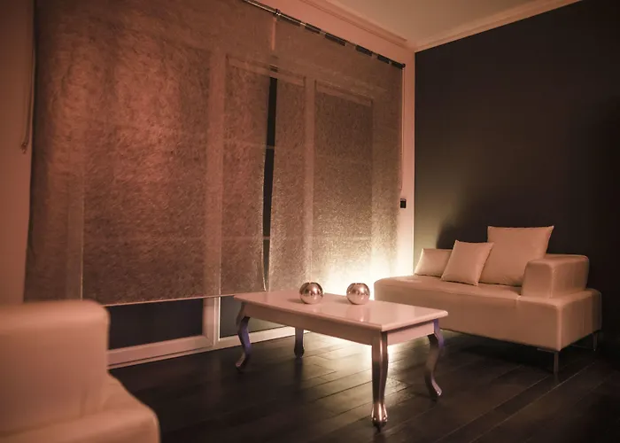 V E R O N E - & - - Rocourt ホテル リエージュ