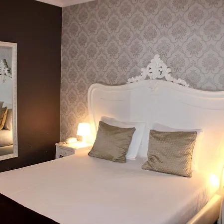 V E R O N E - & - - Rocourt 3*