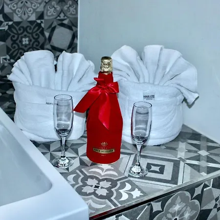 V E R O N E - & - - Rocourt 3*