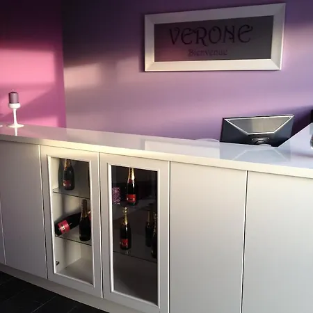 酒店 V E R O N E - & - - Rocourt 3*